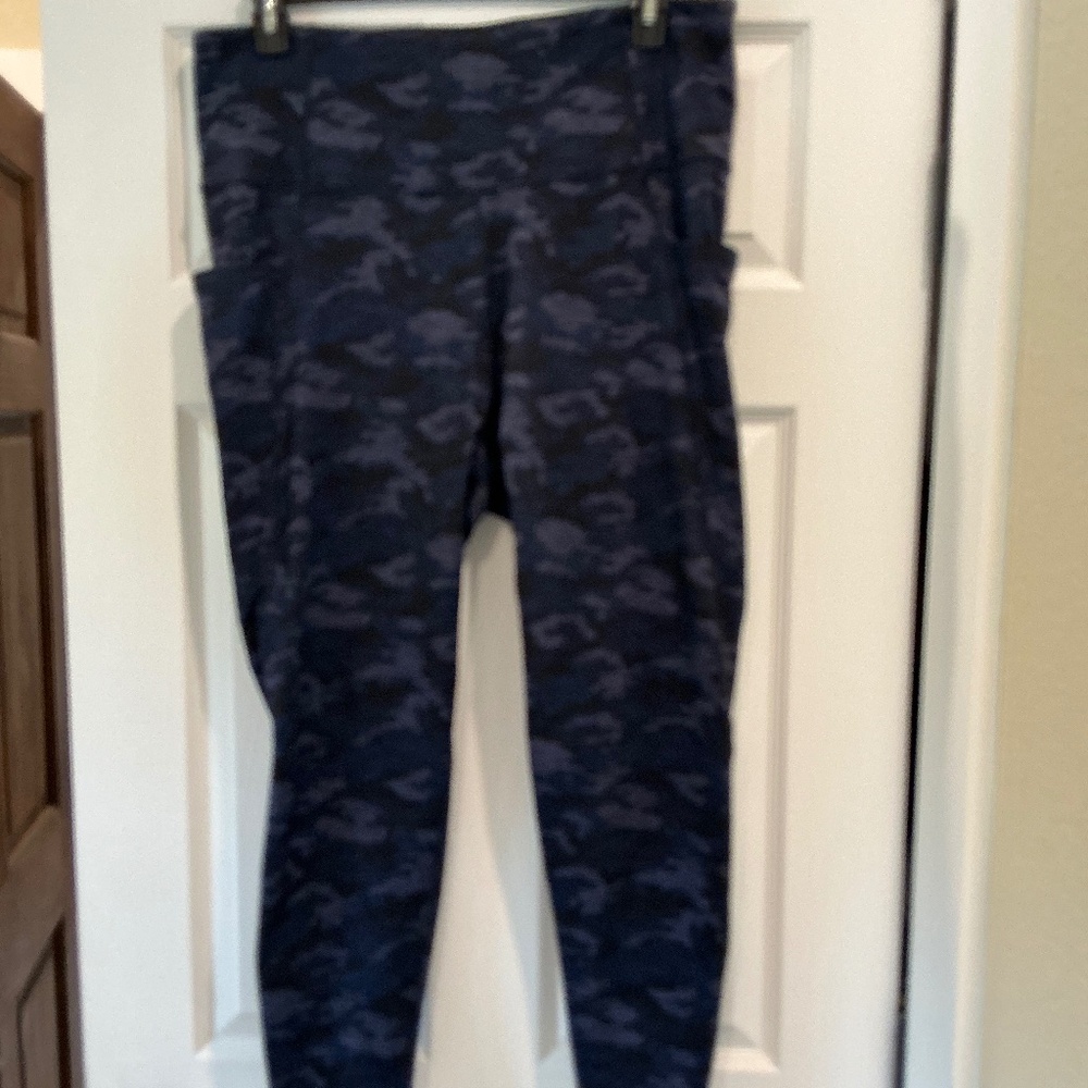 NWOT Camo Leggings Blue 2X